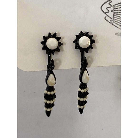 retro vintage clip on beaded drop earrings black white - Picture 1 of 7